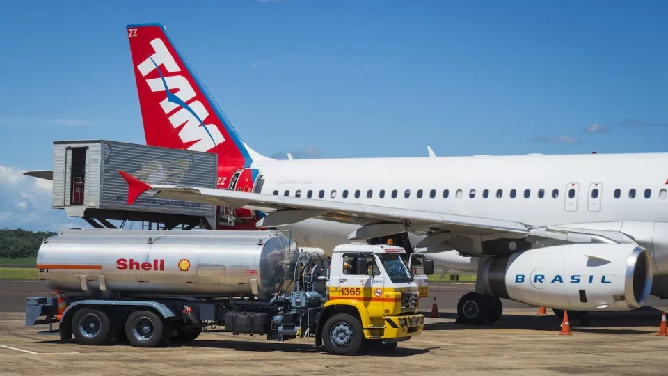 Airlines Brace for Fuel Price Surge and Rerouted Flights Amid Israel-Iran Tensions